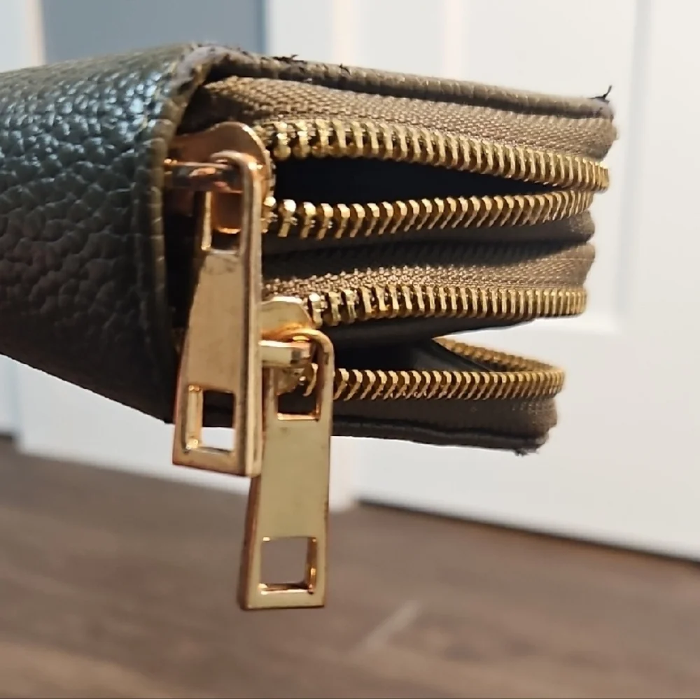 A New Day Green/Gray Doublwe Zip Wristlet Wallet